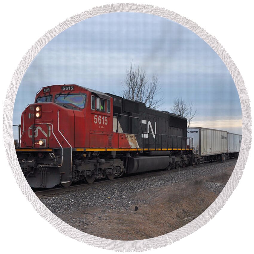 Train Round Beach Towel featuring the photograph Cn5615 by Ronald Grogan