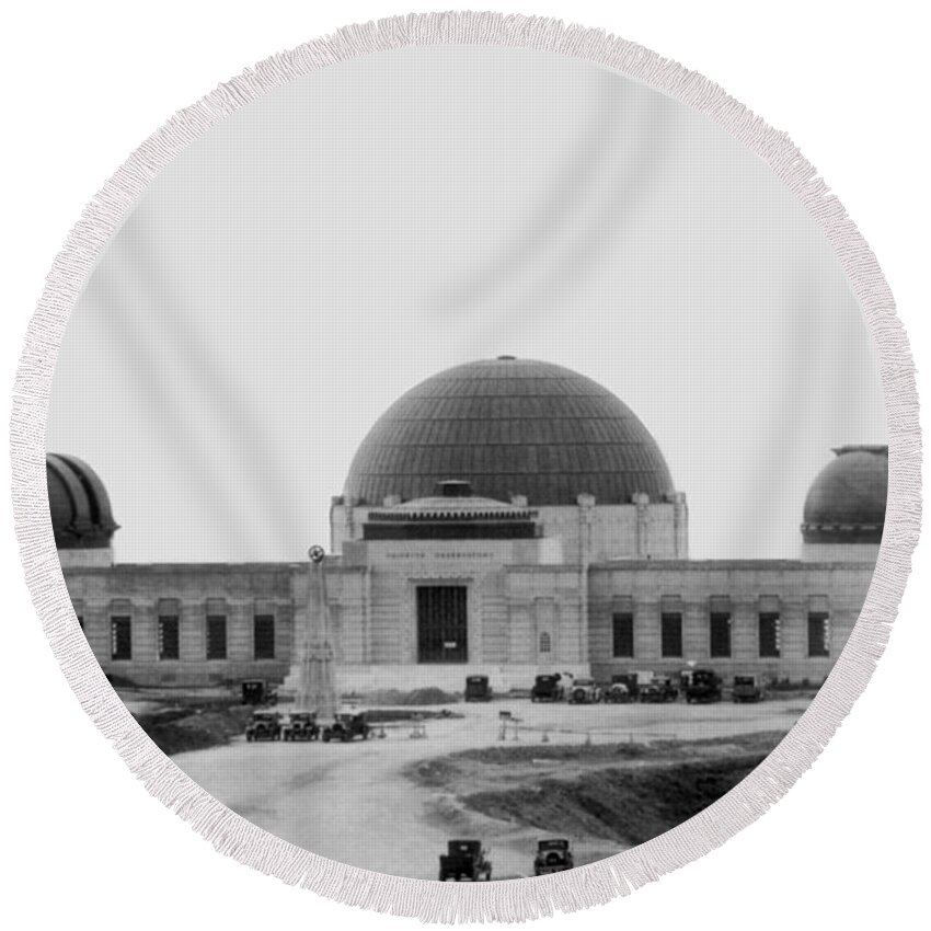 History Round Beach Towel featuring the photograph Griffith Observatory, Los Angeles by Science Source
