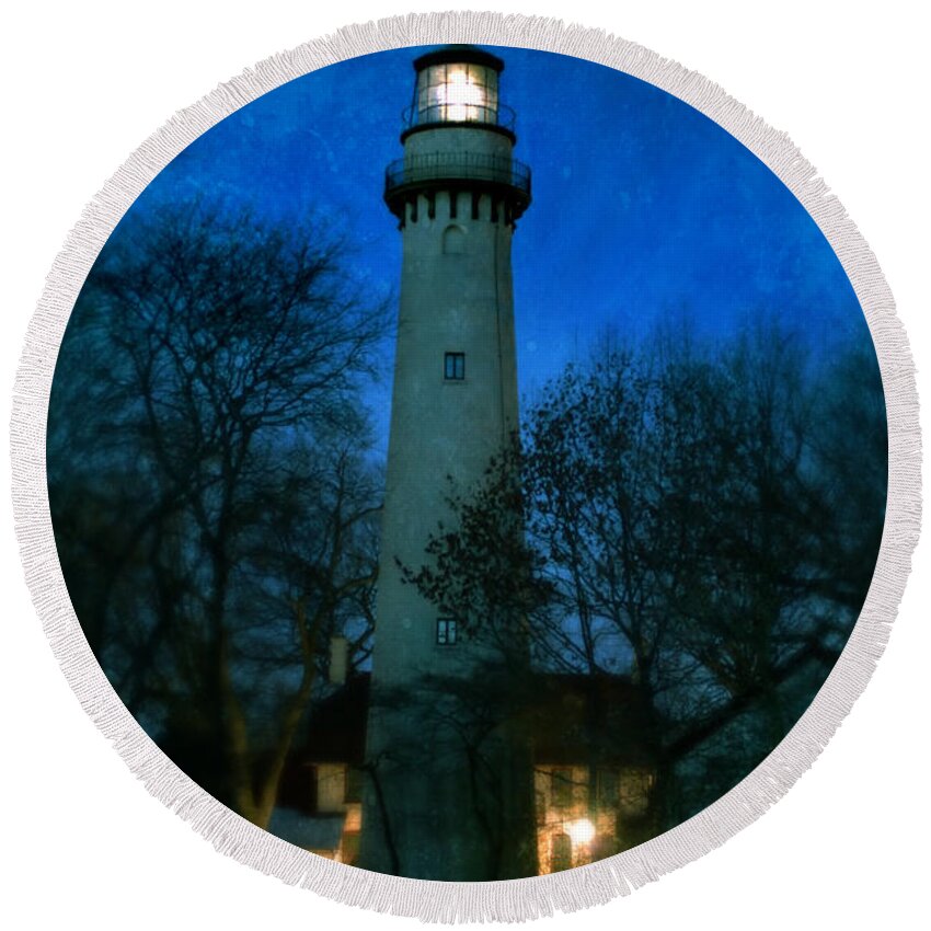 Grosse Point Lighthouse Round Beach Towel featuring the photograph Grosse Point Lighthouse Before Dawn by Jill Battaglia