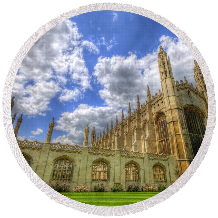 Art Round Beach Towel featuring the photograph Kings College - Cambridge by Yhun Suarez