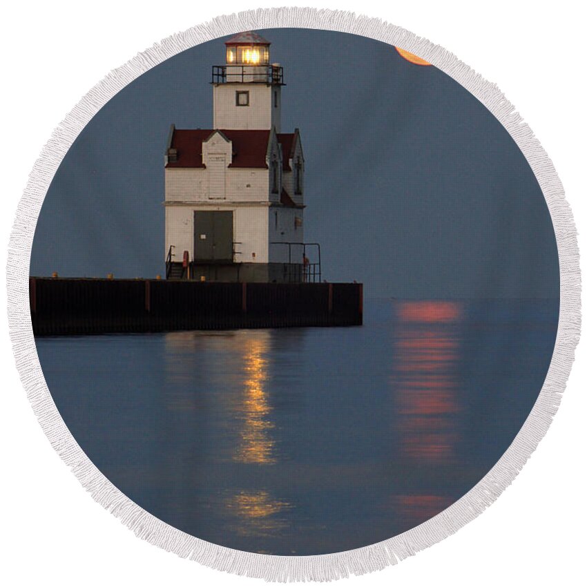 Lighthouse Round Beach Towel featuring the photograph Lighthouse Companion by Bill Pevlor