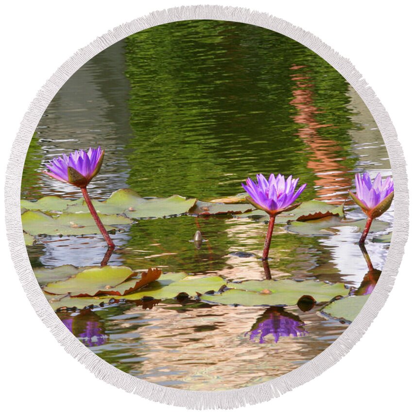  Round Beach Towel featuring the photograph Lilly reflection by Daniel Knighton