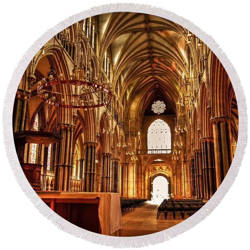Yhun Suarez Round Beach Towel featuring the photograph Lincoln Cathedral Altar And Nave by Yhun Suarez