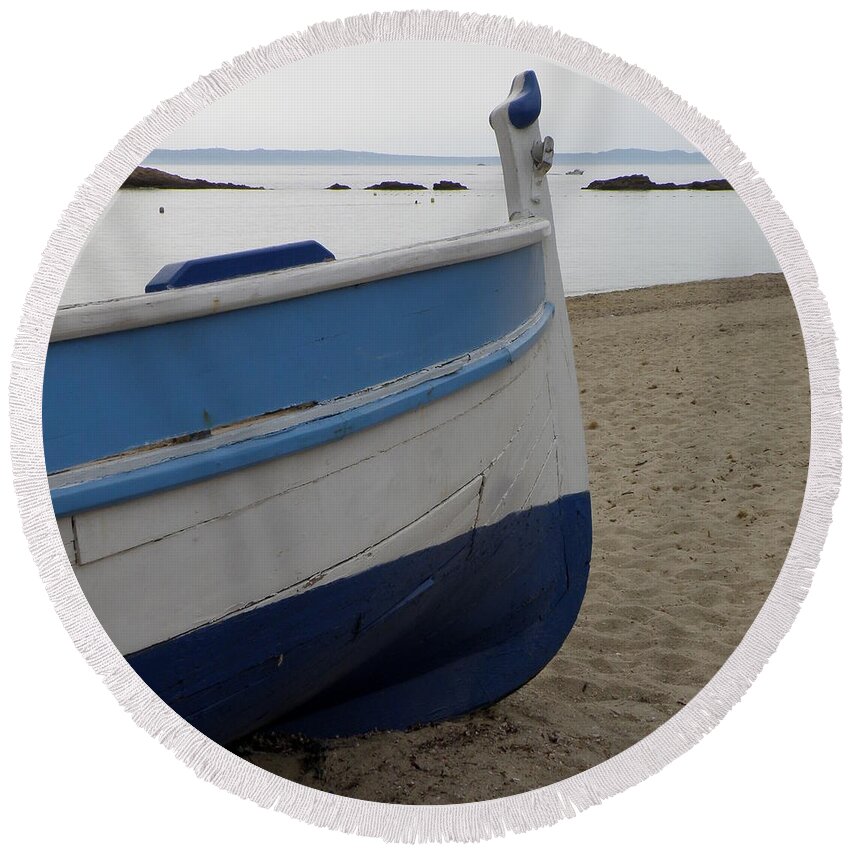 Seascape Round Beach Towel featuring the photograph Morning Seascape by Lainie Wrightson