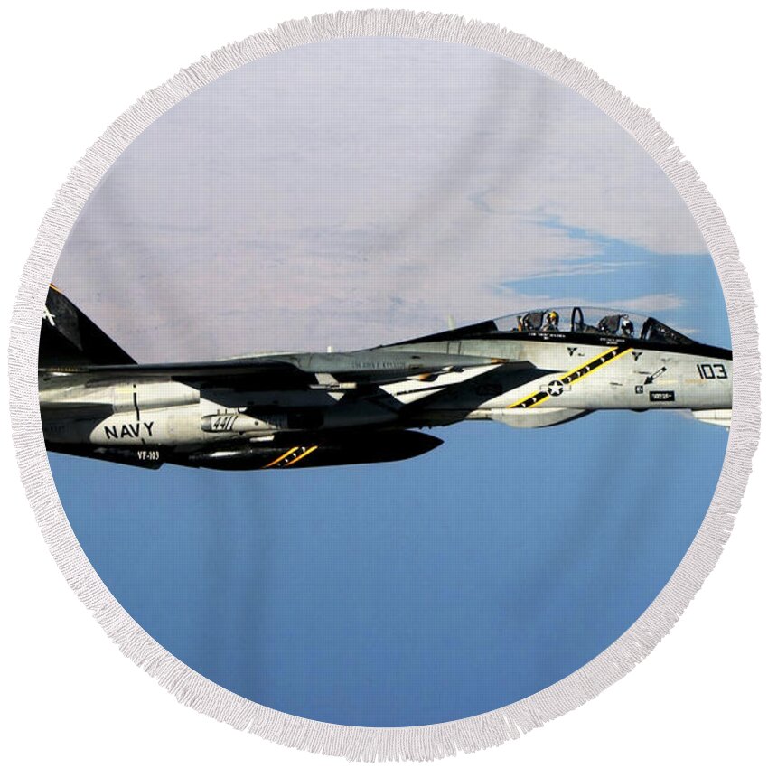 Horizontal Round Beach Towel featuring the photograph N F-14b Tomcat Flies Over Iraq by Stocktrek Images