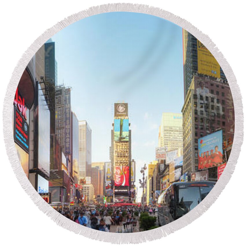 Art Round Beach Towel featuring the photograph NYC Times Square by Yhun Suarez