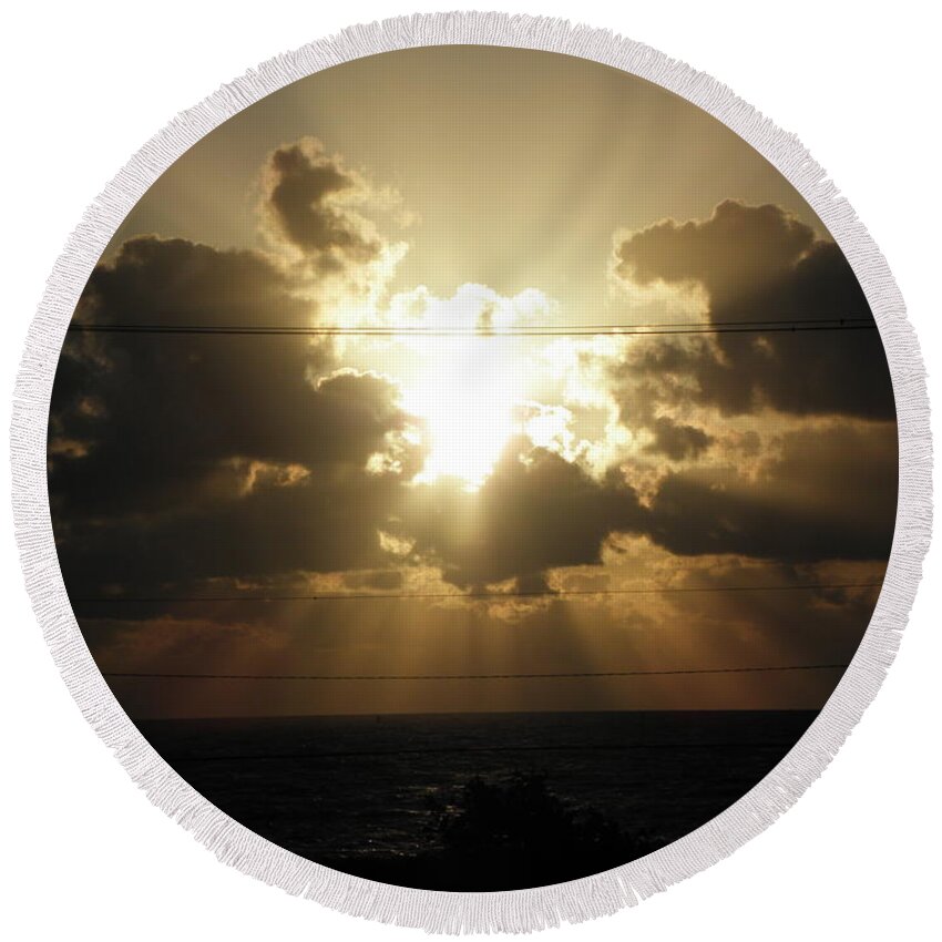 Sunset Round Beach Towel featuring the photograph Rays Of Beauty by Kim Galluzzo