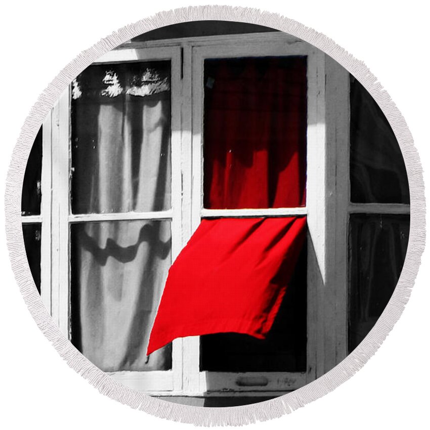 Window Round Beach Towel featuring the photograph Red Wave by Ms Judi