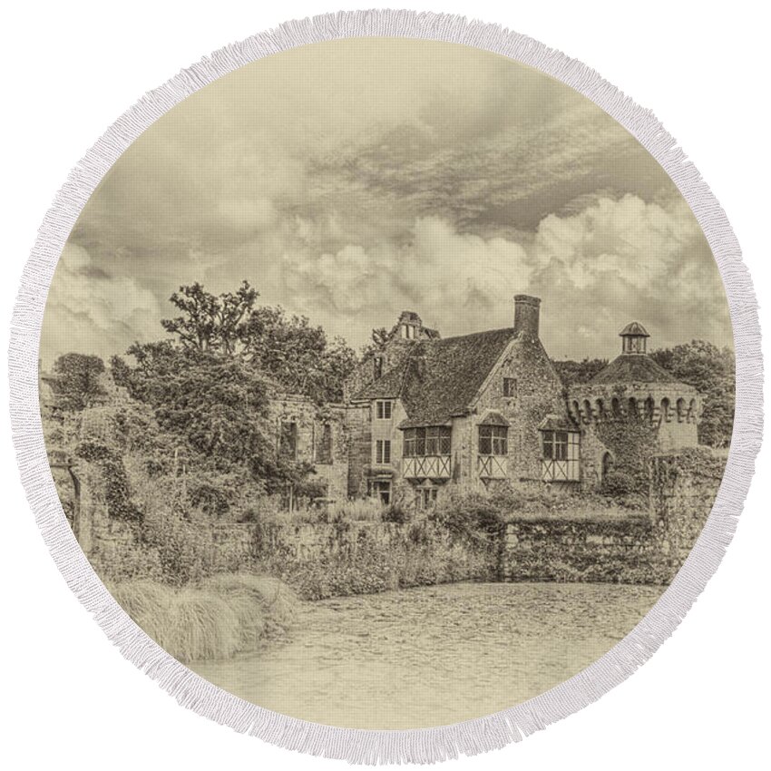 Scotney Castle Round Beach Towel featuring the photograph Scotney Castle 2 by Chris Thaxter