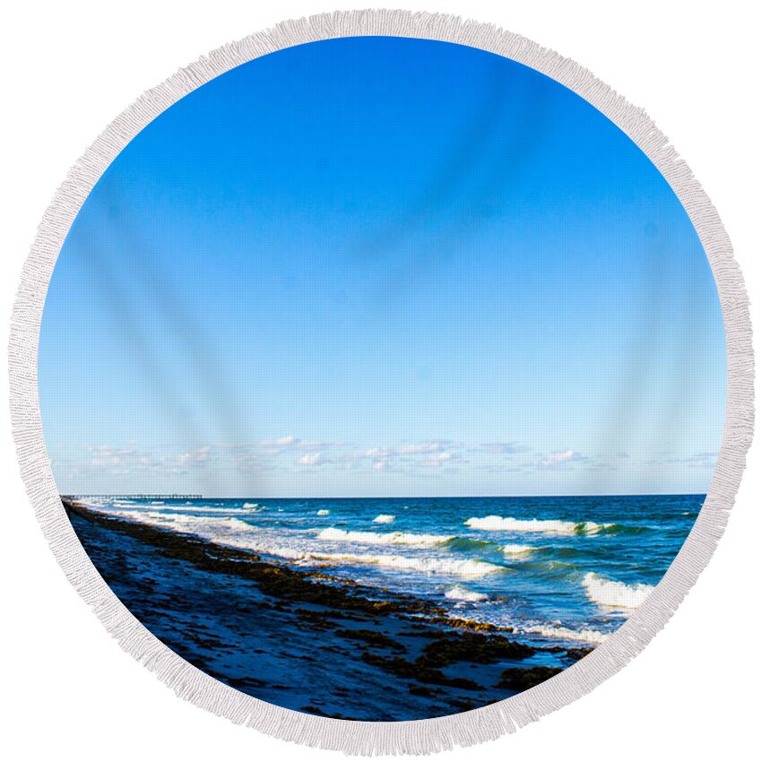 Ocean Round Beach Towel featuring the photograph Sea Weed by Shannon Harrington