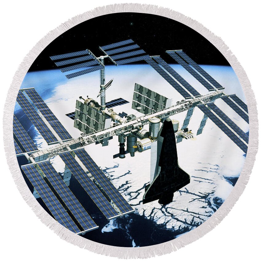 Usa Round Beach Towel featuring the photograph Space Station by Science Source