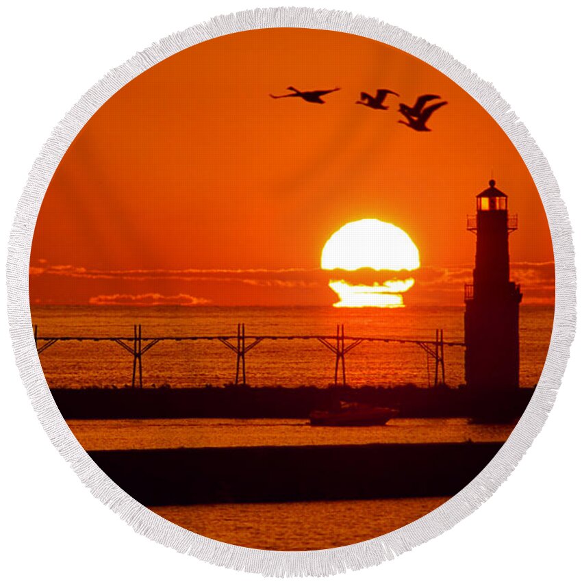 Lighthouse Round Beach Towel featuring the photograph Summer Escape by Bill Pevlor