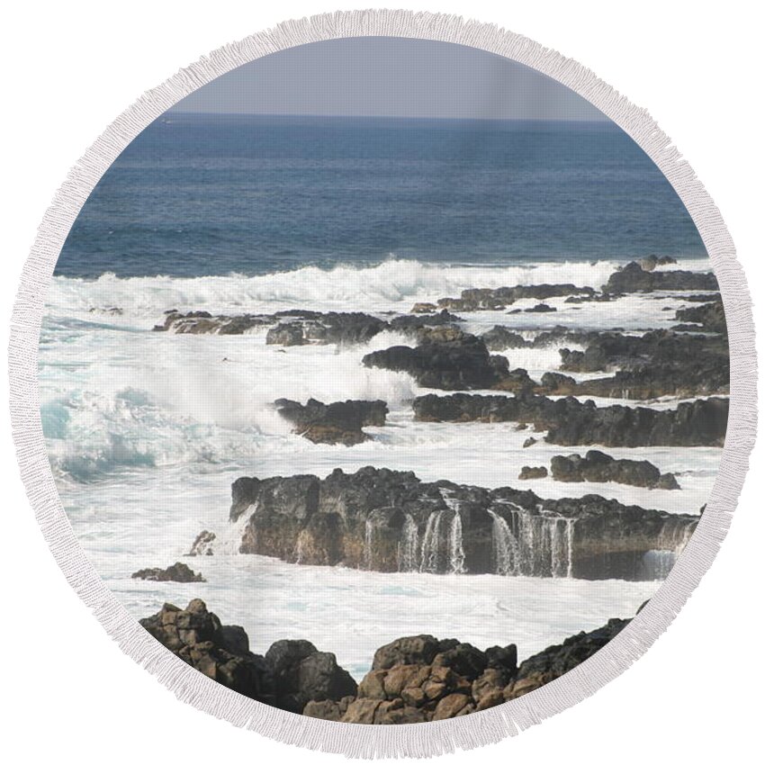 Ocean Round Beach Towel featuring the photograph Tidal Falls by Anthony Trillo