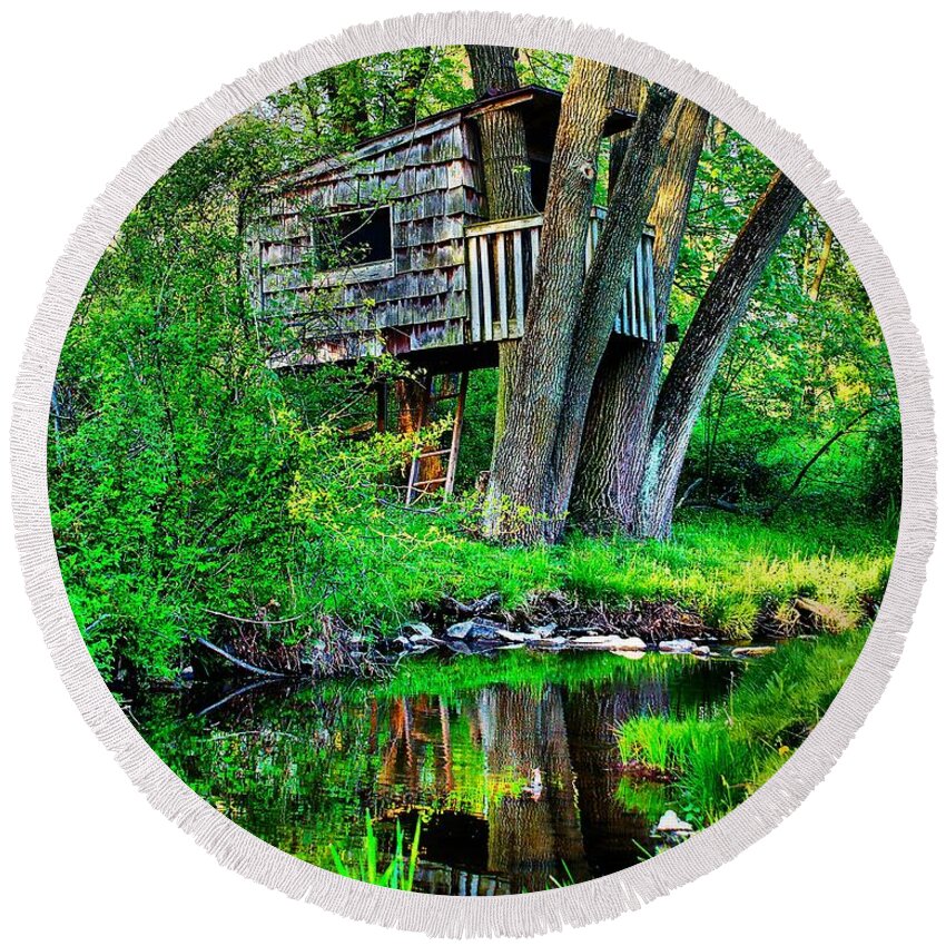 Treehouse Round Beach Towel featuring the photograph Treehouse by the water by Nick Zelinsky Jr