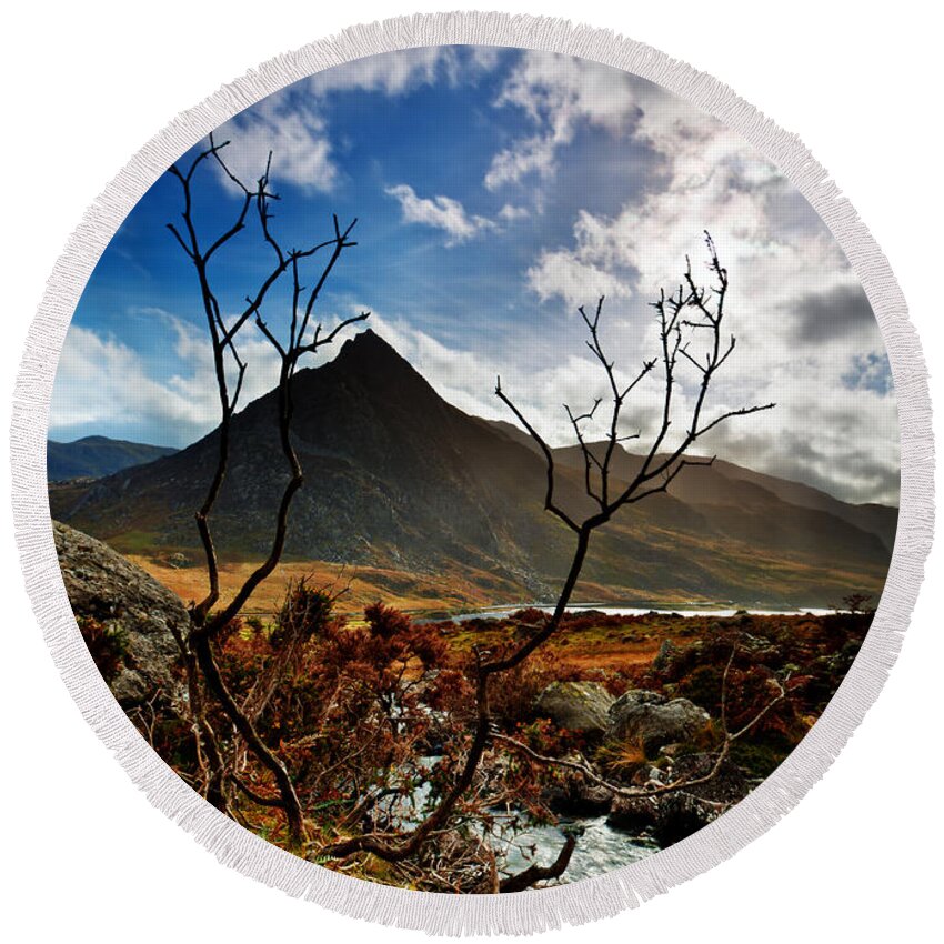 Tryfan Round Beach Towel featuring the photograph Tryfan and tree by B Cash