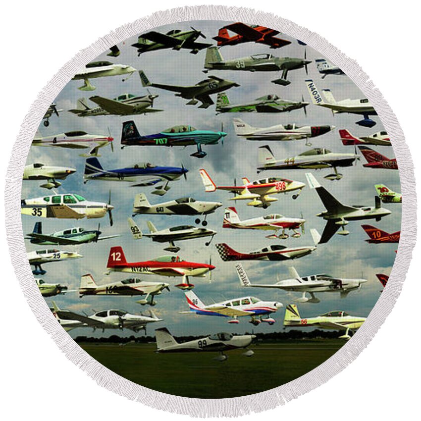 Eaa Round Beach Towel featuring the photograph AirVenture Cup Air Race, 2017 - Panorama #1 by Jeff Kurtz