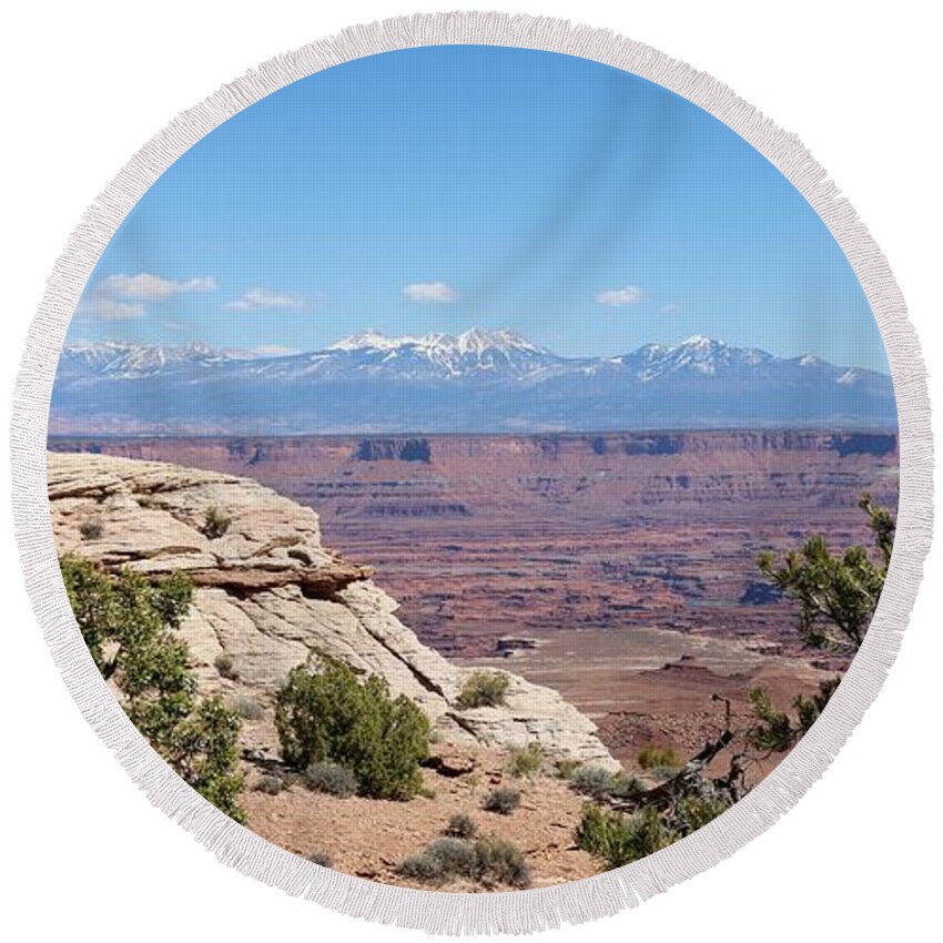 Canyonlands National Park Round Beach Towel featuring the photograph Canyonlands View - 2 #1 by Christy Pooschke