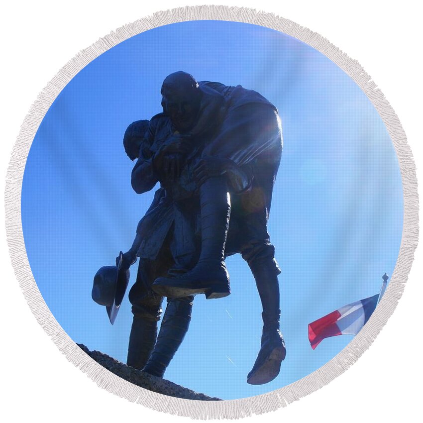 Cobber Round Beach Towel featuring the photograph Cobber statue #1 by Therese Alcorn