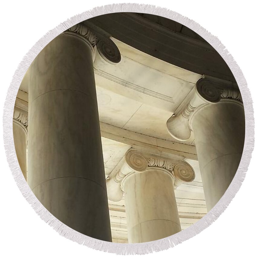 Declaration Of Independence Round Beach Towel featuring the photograph Jefferson Memorial Architecture #1 by Kenny Glover