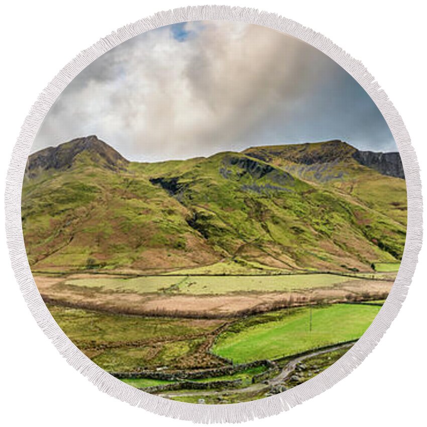 Nant Ffrancon Round Beach Towel featuring the photograph Nant Ffrancon Winter #1 by Adrian Evans
