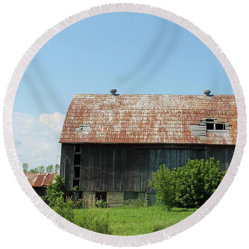Barn Round Beach Towel featuring the photograph Old Country Barn II by Nina Silver