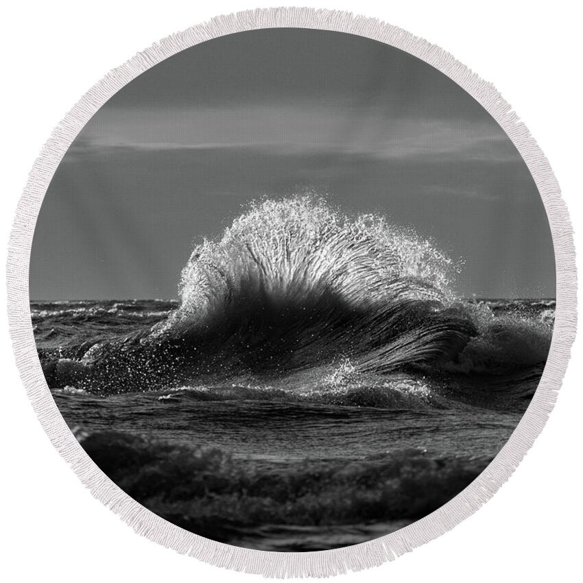 Lake Erie Round Beach Towel featuring the photograph Lake Erie Waves #11 by Dave Niedbala