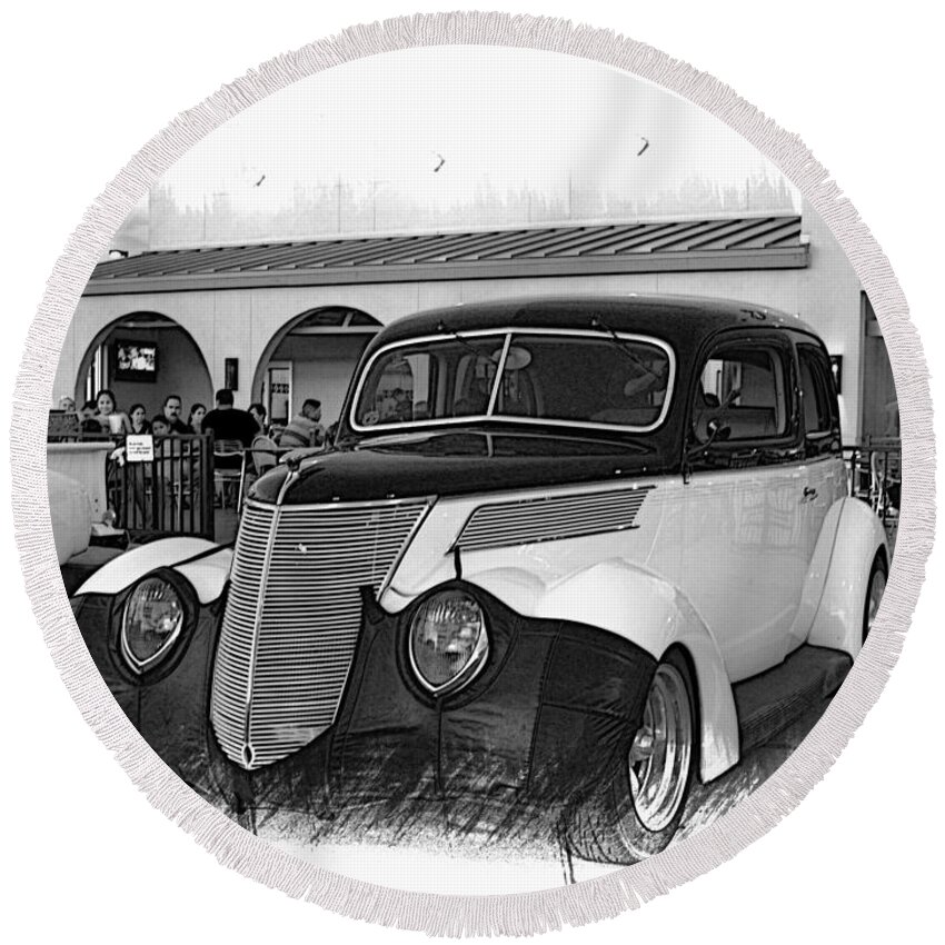 1937 Ford Deluxe 2-door Sedan Round Beach Towel featuring the photograph 1937 Ford Deluxe Sedan_A1 by Walter Herrit