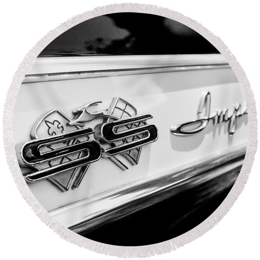 1961 Chevrolet Bel Air Impala Ss Bubble Top Side Emblem Round Beach Towel featuring the photograph 1961 Chevrolet Bel Air Impala SS Bubble Top Side Emblem -0242bw by Jill Reger