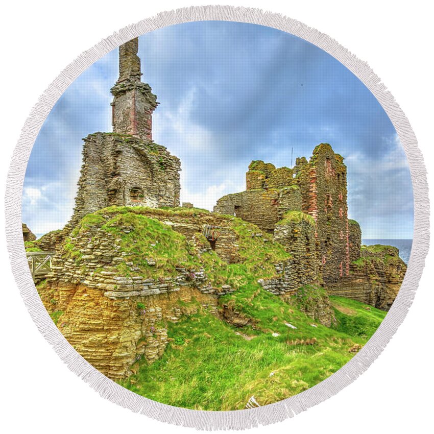 Scotland Round Beach Towel featuring the photograph Castle Sinclair Girnigoe #2 by Benny Marty