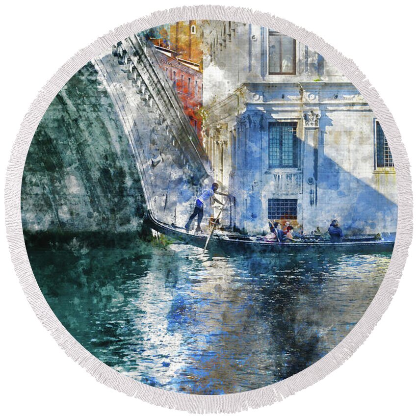  Rialto Round Beach Towel featuring the photograph Gondola in Venice Italy #2 by Brandon Bourdages
