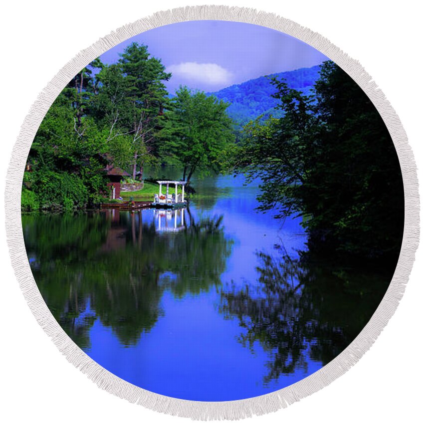 River Round Beach Towel featuring the photograph Living By The River #2 by Sherman Perry