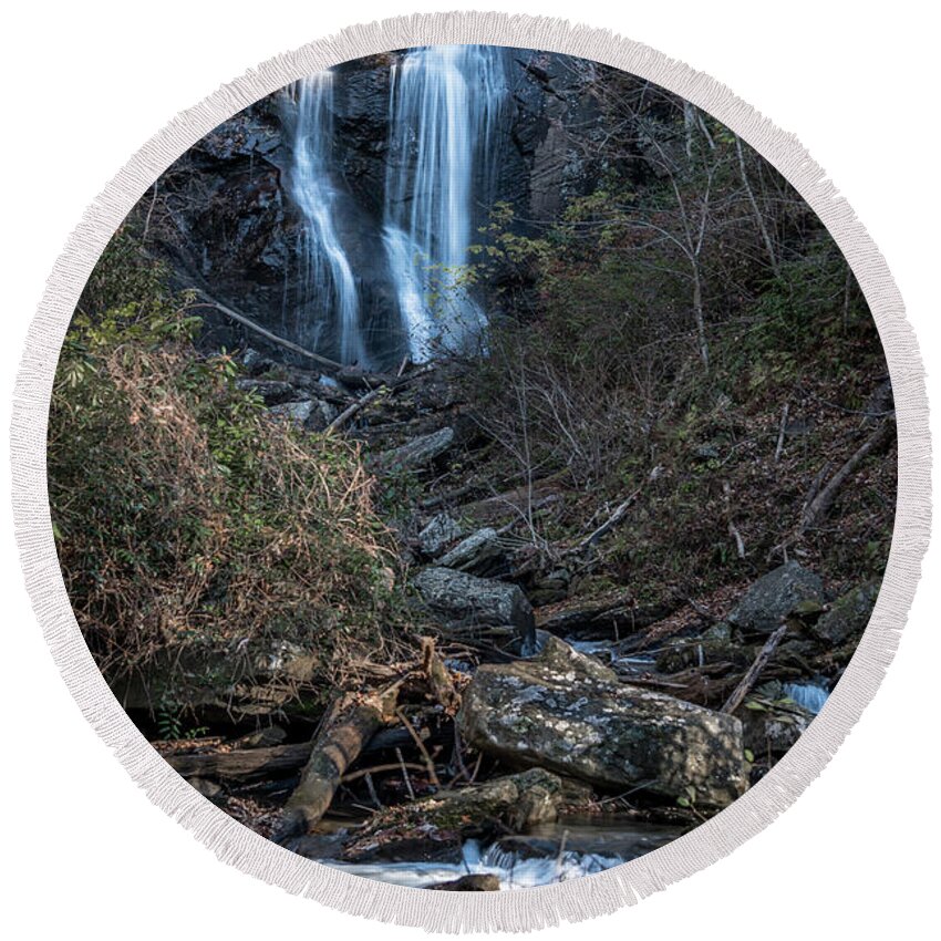 Water Falls Round Beach Towel featuring the photograph Anna Ruby Falls by Jaime Mercado