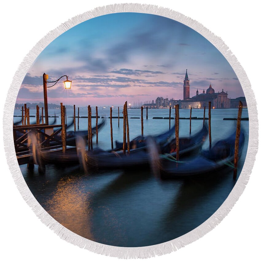 Venice Round Beach Towel featuring the photograph Venice Dawn by Brian Jannsen