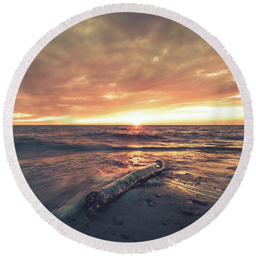 A7s Round Beach Towel featuring the photograph Lake Erie Sunset #6 by Dave Niedbala