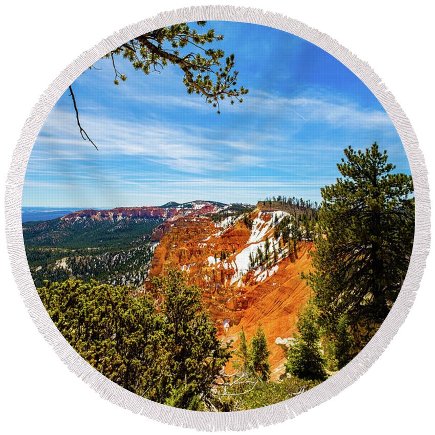 Agua Canyon Round Beach Towel featuring the photograph Bryce Canyon Utah #9 by Raul Rodriguez