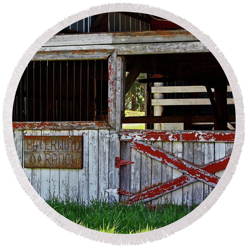 Barn Round Beach Towel featuring the photograph A Country Scene by Diana Hatcher