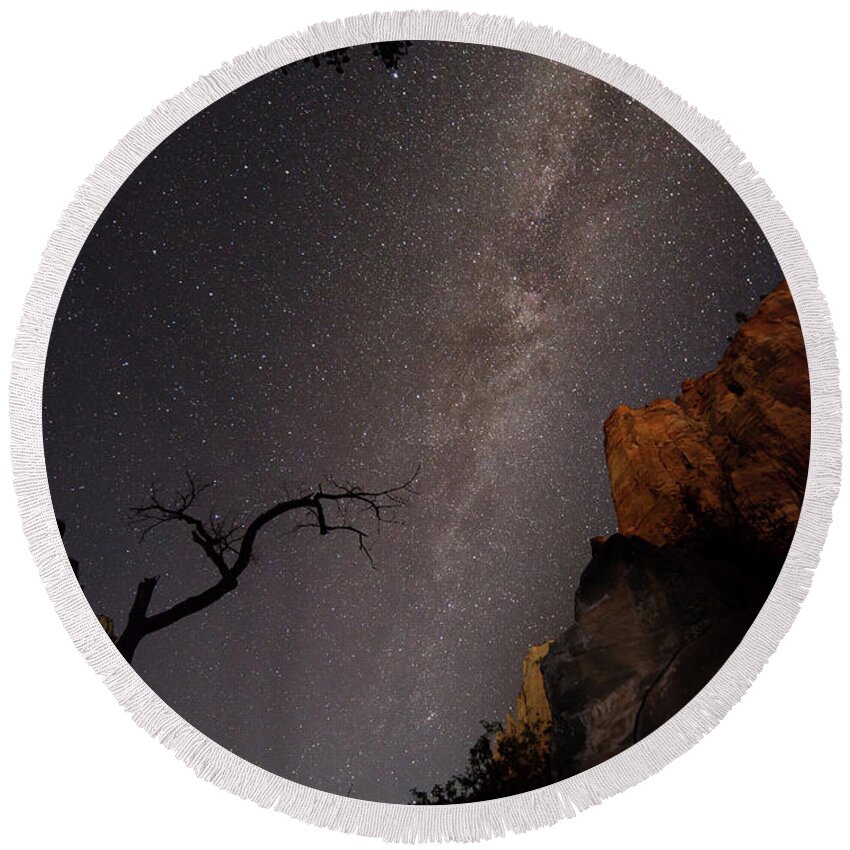 Milkyway Round Beach Towel featuring the photograph A Dark Night In Zion Canyon by David Watkins