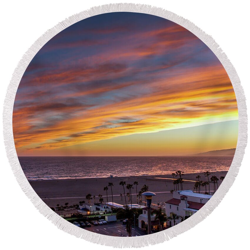 Sunset Round Beach Towel featuring the photograph A Night Out At The Jonathan by Gene Parks