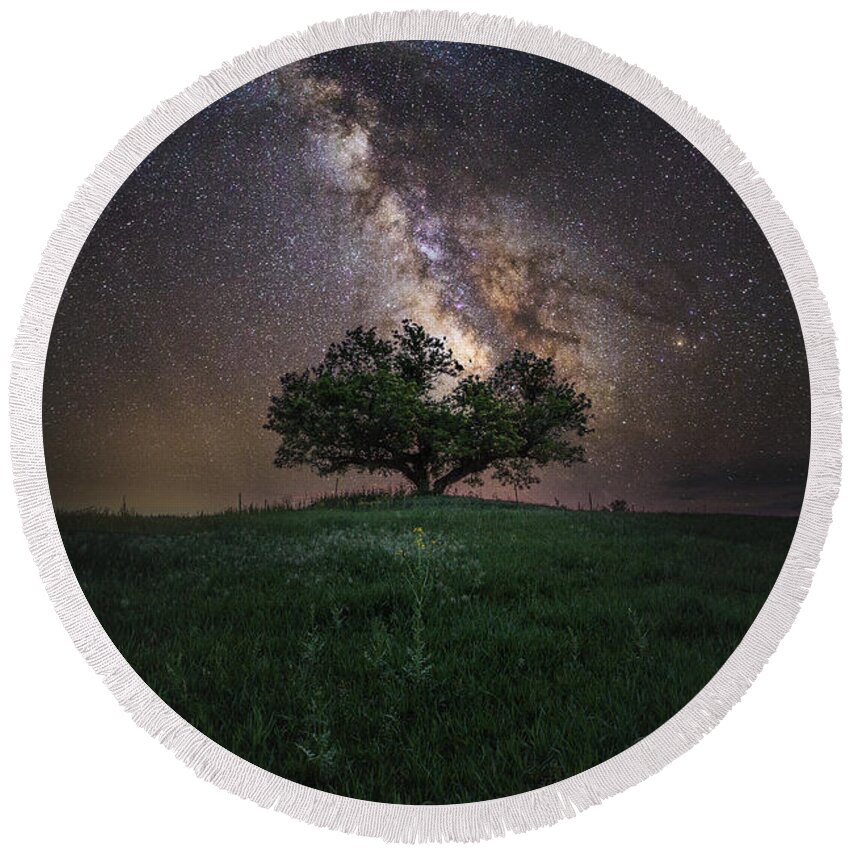 Milky Way Round Beach Towel featuring the photograph A Sky Full Of Stars by Aaron J Groen
