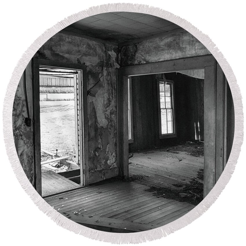 Black And White Round Beach Towel featuring the photograph Abandoned #2 by Bonnie Bruno