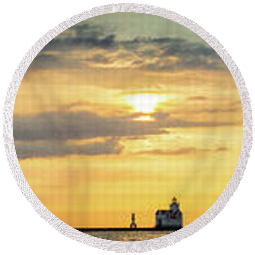 Lighthouse Round Beach Towel featuring the photograph Abundance of Atmosphere by Bill Pevlor