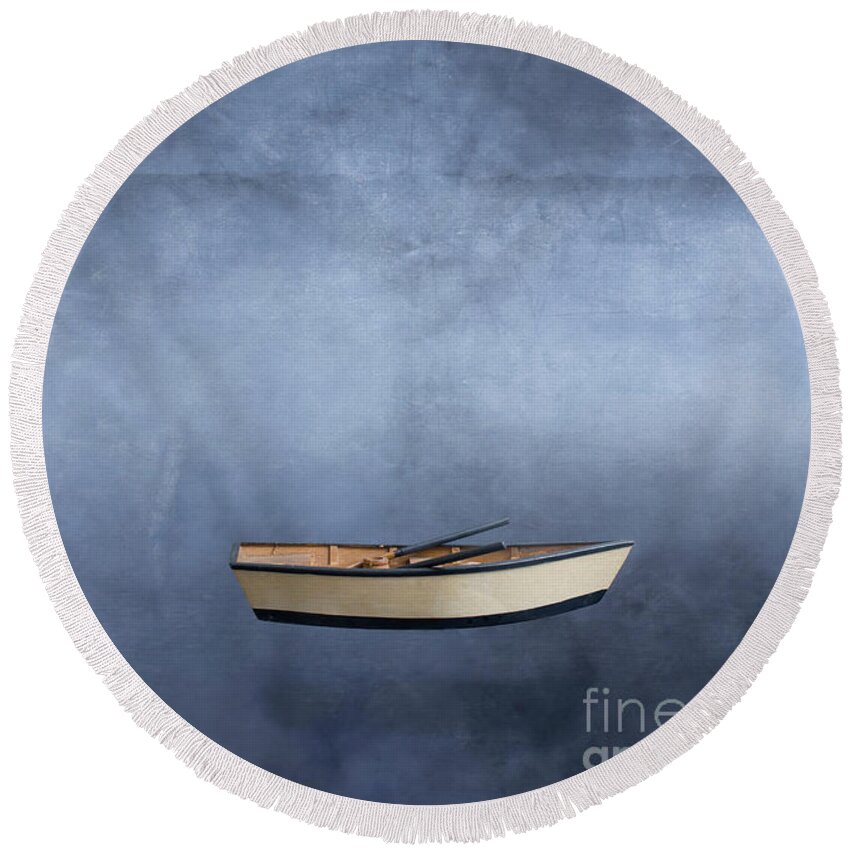 Foggy Round Beach Towel featuring the photograph Adrift Among the Couds by Edward Fielding