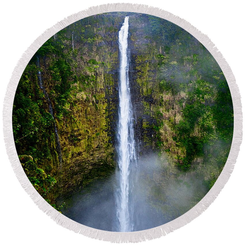 Nature Round Beach Towel featuring the photograph Akaka Falls by Christopher Holmes