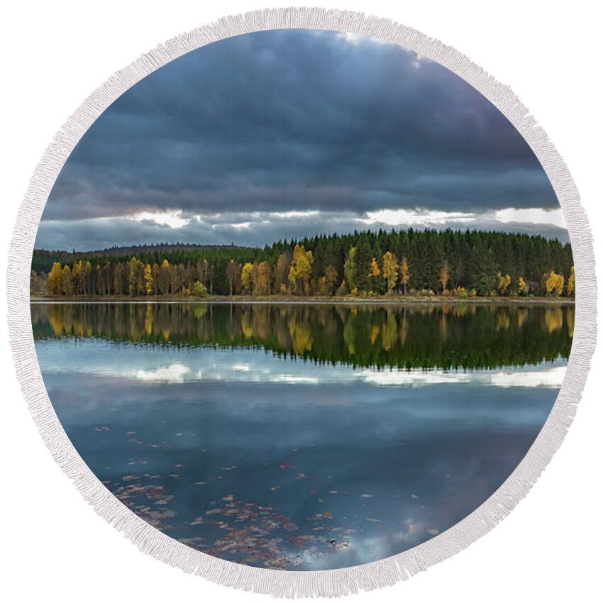 Landscape Round Beach Towel featuring the photograph An Autumn Evening At The Lake by Andreas Levi