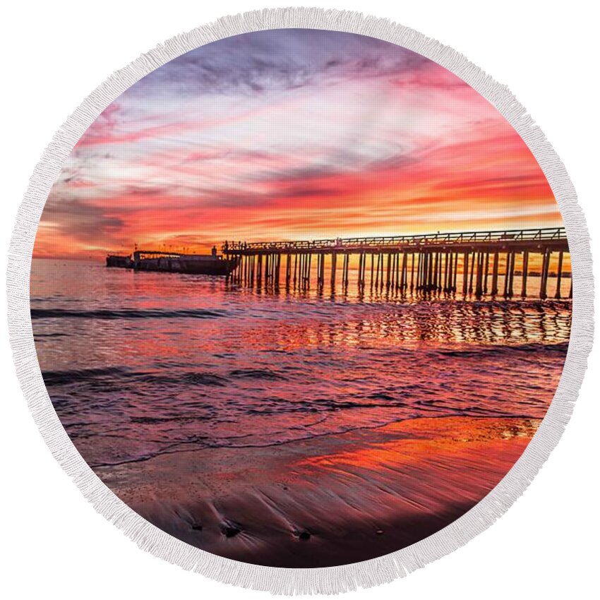 Aptos Round Beach Towel featuring the photograph Seacliff Sunset by Lora Lee Chapman