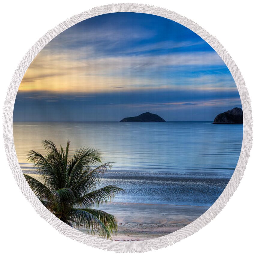 Sunset Round Beach Towel featuring the photograph Ao Manao Bay by Adrian Evans