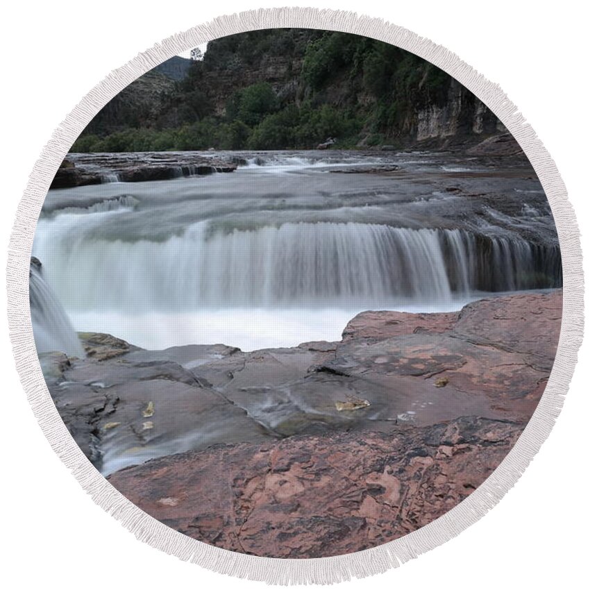 Apache Falls Round Beach Towel featuring the photograph Apache Falls by Jeff Swan
