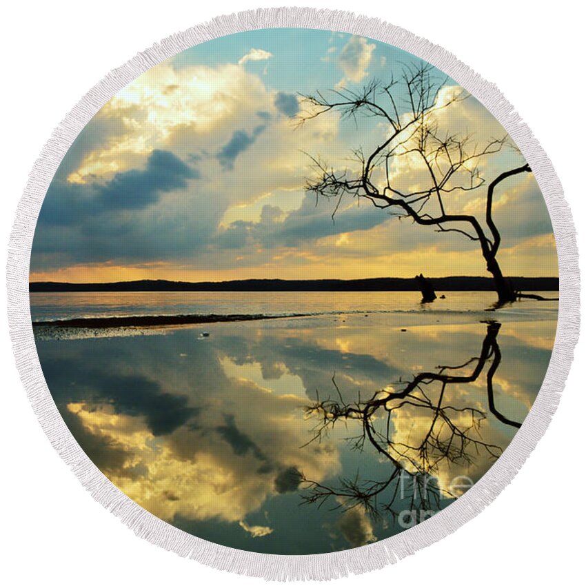 Sunset Round Beach Towel featuring the photograph Approaching Storm by Kelly Nowak
