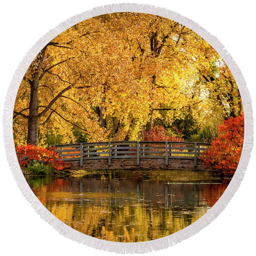Hudson Gardens Round Beach Towel featuring the photograph Autumn in the Park by Teri Virbickis