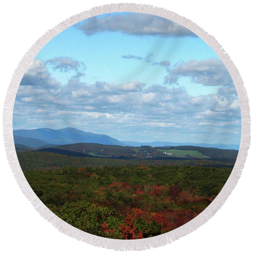 Autumn Round Beach Towel featuring the photograph Autumn Touches In Vermont by Gary Blackman